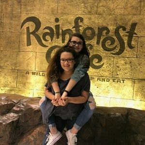 Meet your Posher, Madison